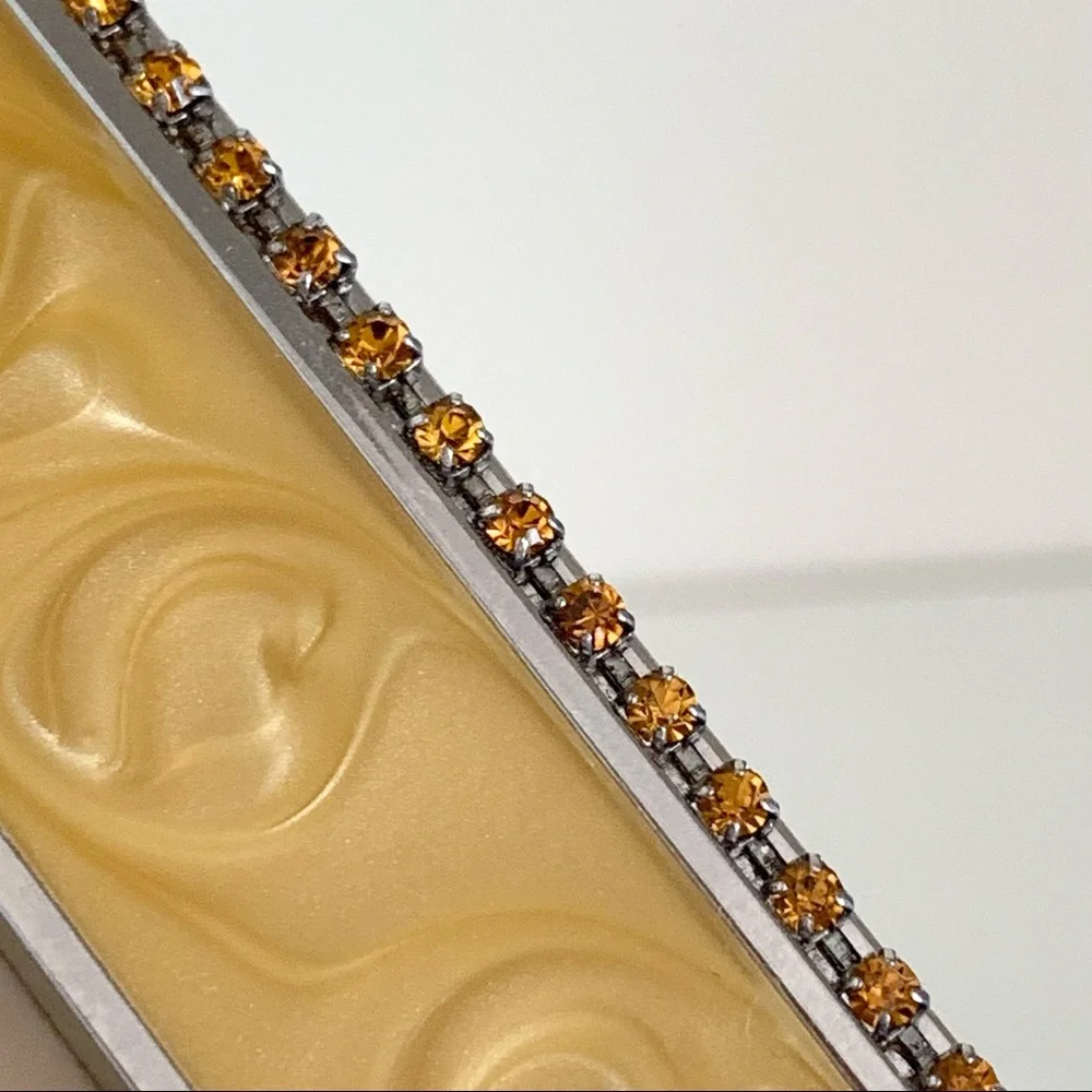 Hold NWOT Crystal enamel frame